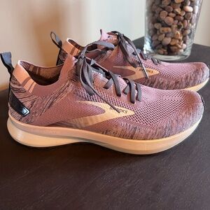 Brooks Women's Levitate 4 Running Shoes